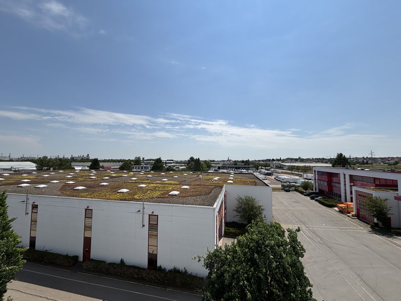 Ausblick über das Gewerbegebiet